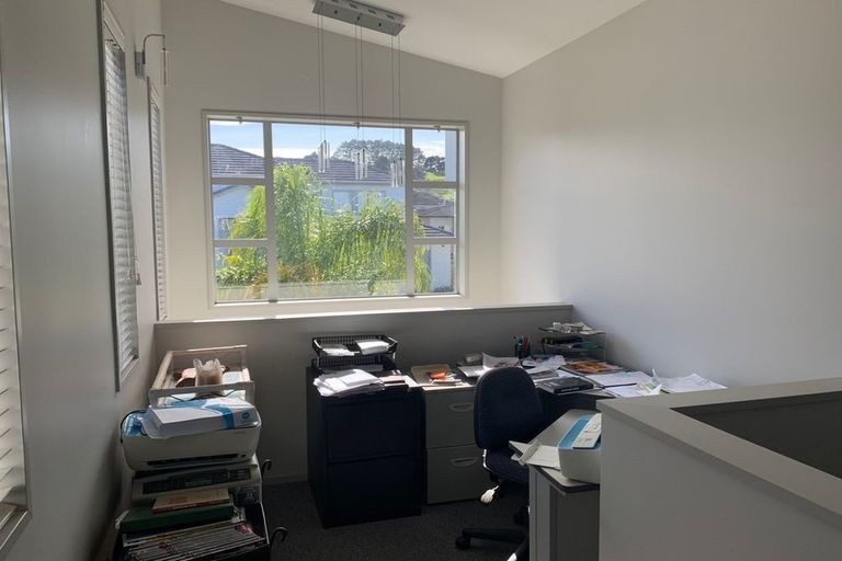 Photo of property in 6 Kouras Place, Flat Bush, Auckland, 2016