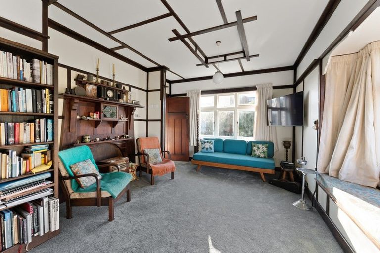 Photo of property in 16 Birdwood Avenue, Moturoa, New Plymouth, 4310