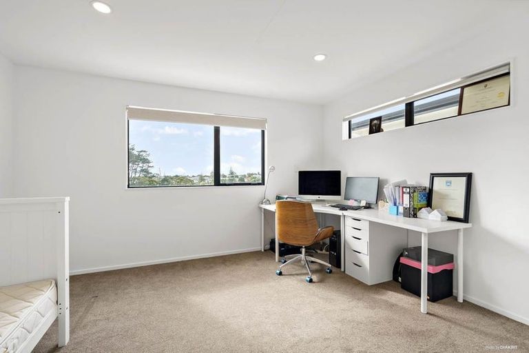 Photo of property in 22b Thornlow Street, Glendene, Auckland, 0602