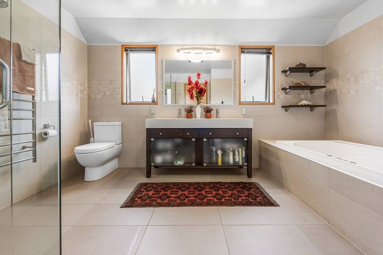 Photo of property in 215 Sparks Road, Hoon Hay, Christchurch, 8025