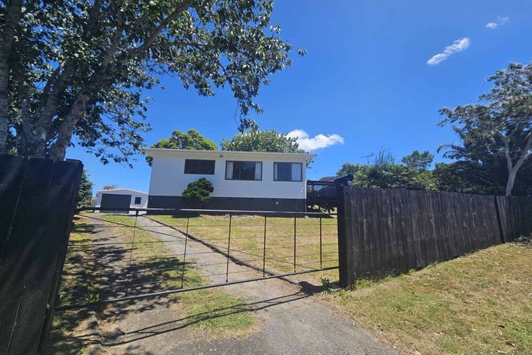Photo of property in 16 Limond Street, Randwick Park, Auckland, 2105