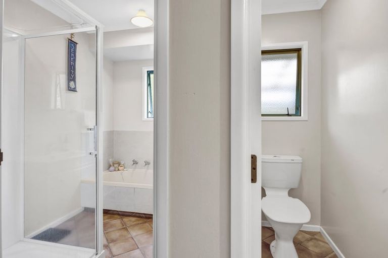 Photo of property in 116 Clifford Road, Eltham, 4322