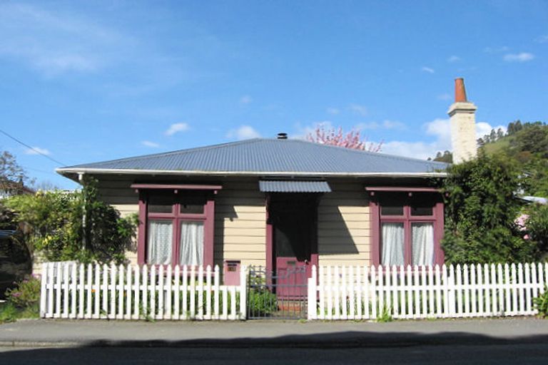 Photo of property in 145 Tasman Street, Nelson, 7010