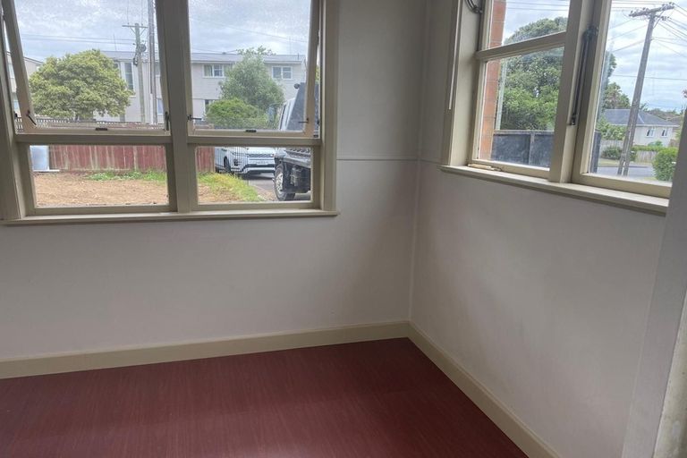Photo of property in 69 Arimu Road, Papakura, 2110