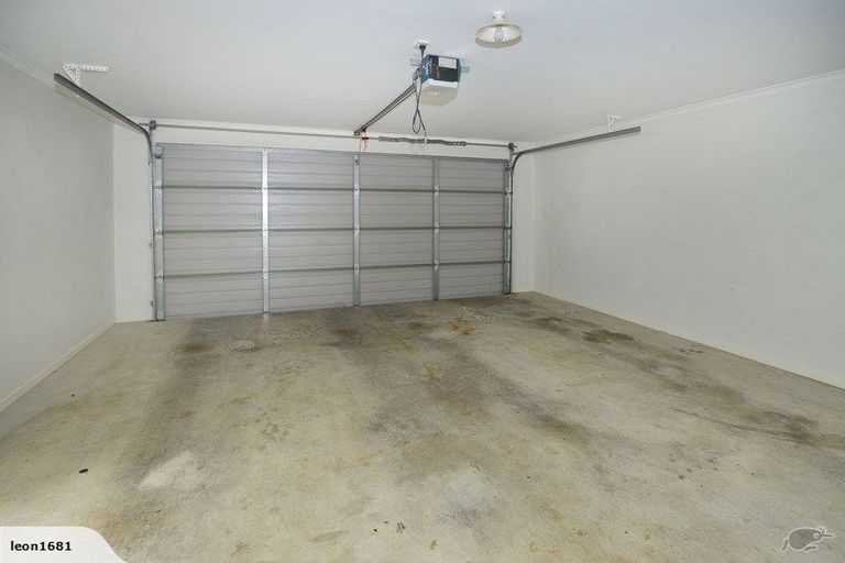 Photo of property in 86a Luckens Road, West Harbour, Auckland, 0618