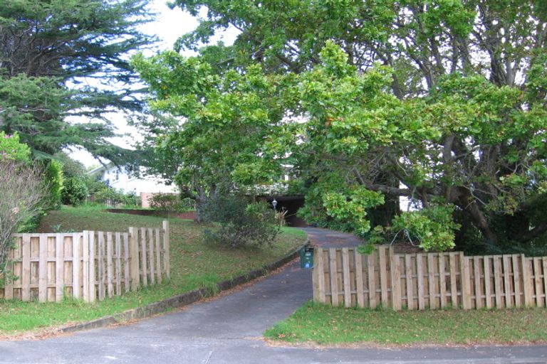Photo of property in 41 Sylvan Crescent, Te Atatu South, Auckland, 0610