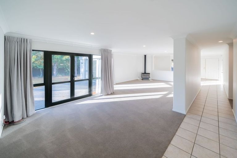 Photo of property in 315 Gardiners Road, Harewood, Christchurch, 8051