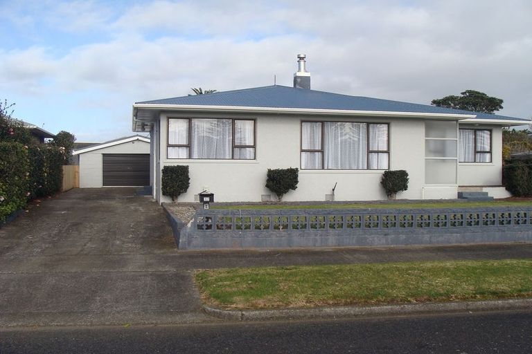 Photo of property in 25 Battiscombe Terrace, Waitara, 4320