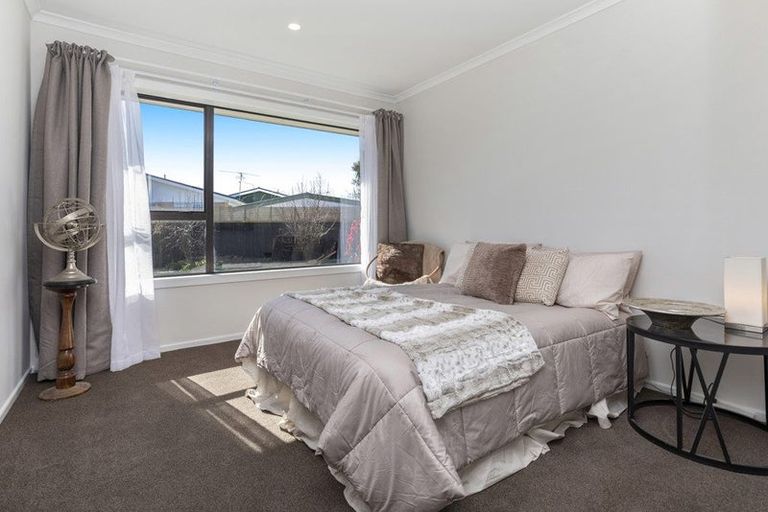 Photo of property in 10 Westerleigh Street, Bishopdale, Christchurch, 8053