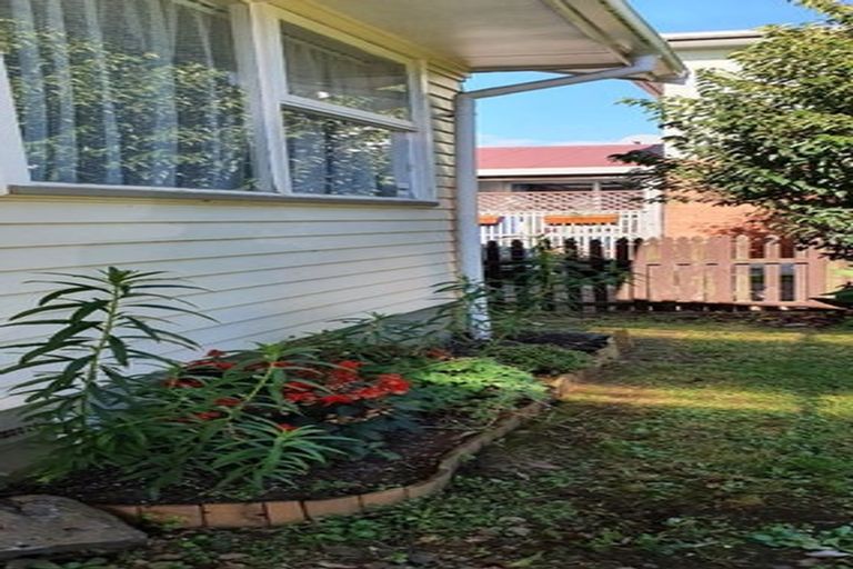 Photo of property in 91 Coronation Road, Mangere Bridge, Auckland, 2022