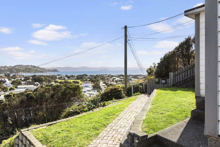 Photo of property in 65 Mantell Street, Seatoun, Wellington, 6022