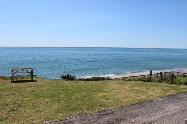 Photo of property in 169 Pukehina Parade, Pukehina, Te Puke, 3189