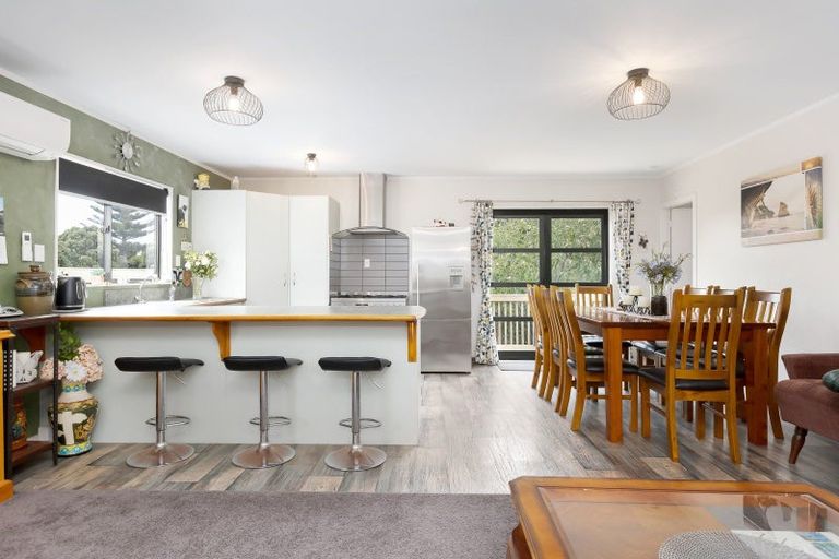 Photo of property in 1 Tamarisk Drive, Riversdale Beach, Masterton, 5872