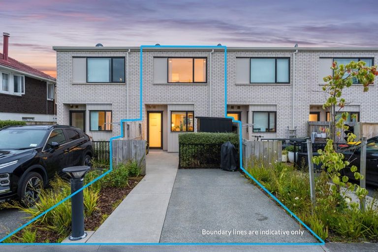 Photo of property in 32c Titoki Street, Te Atatu Peninsula, Auckland, 0610