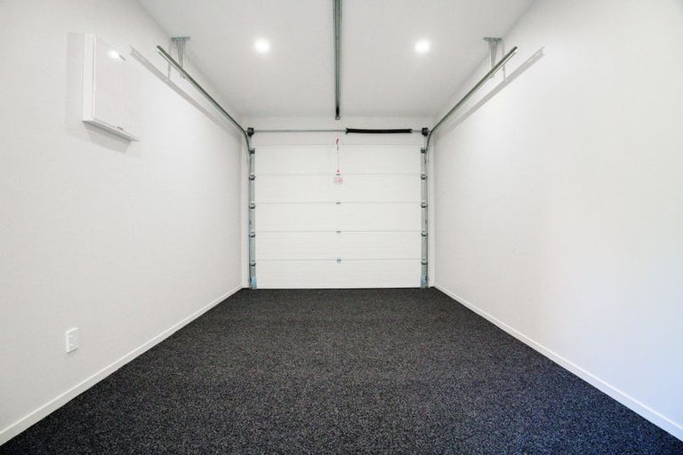 Photo of property in 14c Serjeant Street, Henderson, Auckland, 0612