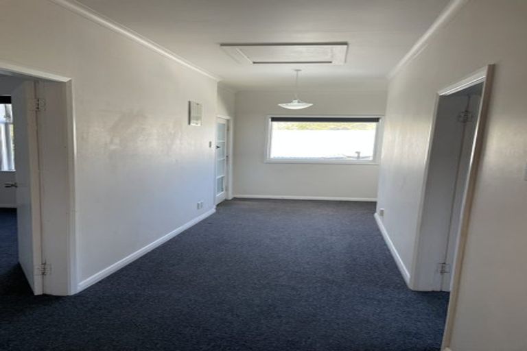 Photo of property in 6 Epsom Way, Karori, Wellington, 6012