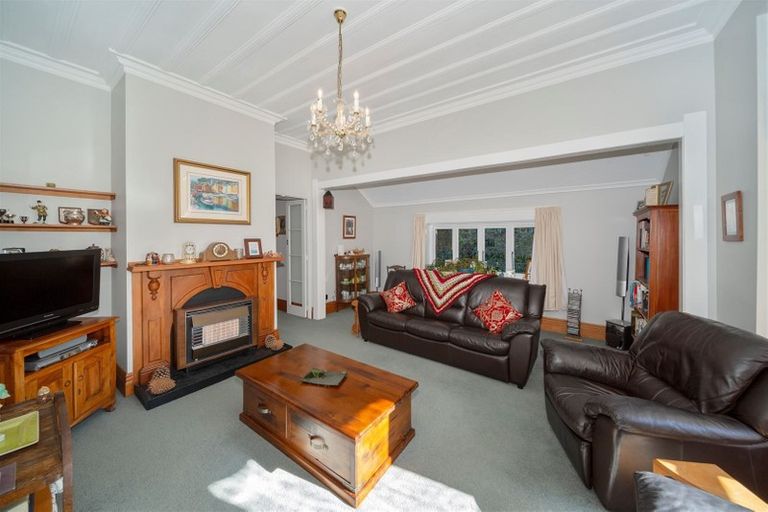 Photo of property in 237 South Road, Hawera, 4610