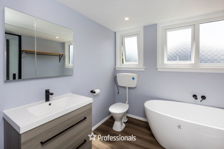 Photo of property in 8 Phar Lap Grove, Trentham, Upper Hutt, 5018