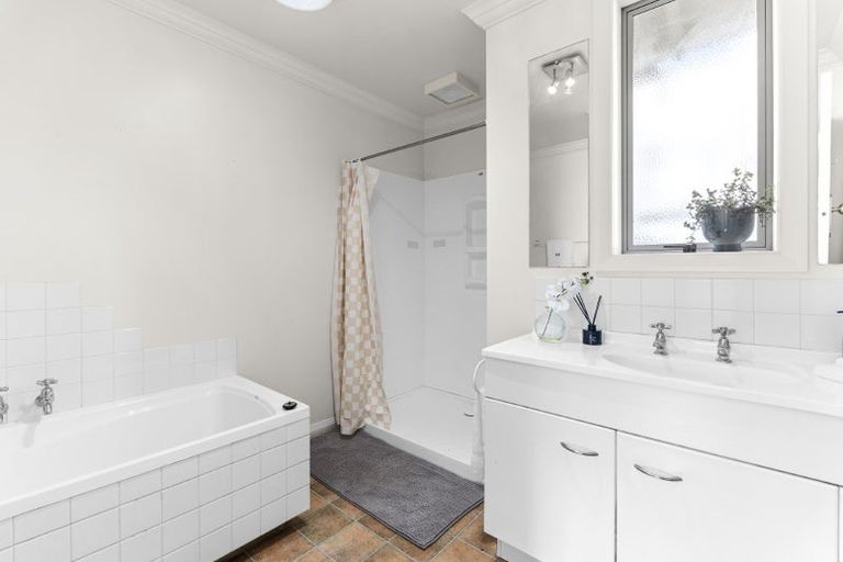 Photo of property in 108 Carrington Street, Lower Vogeltown, New Plymouth, 4310