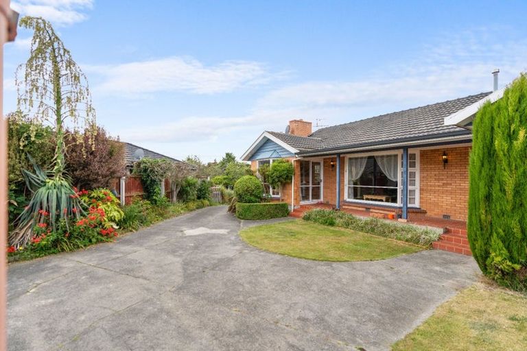 Photo of property in 8 Kirkdale Place, Avonhead, Christchurch, 8042