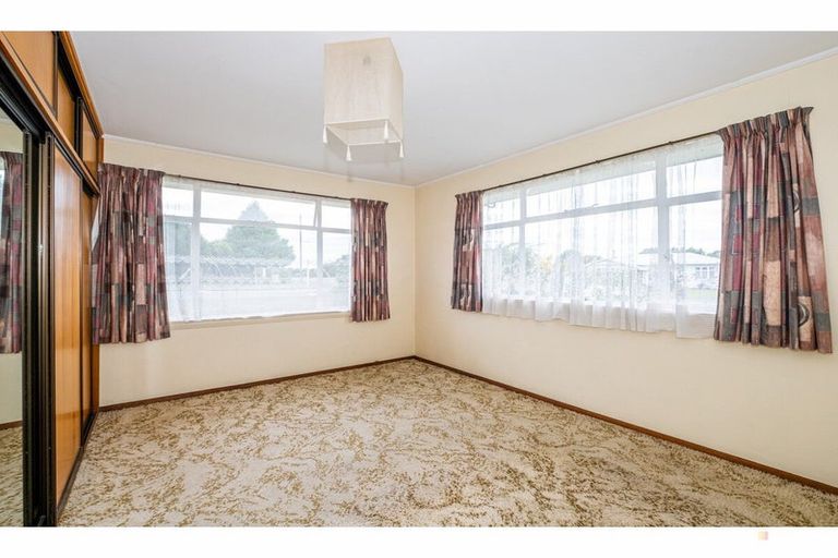 Photo of property in 1 Regent Street, Waimate, 7924