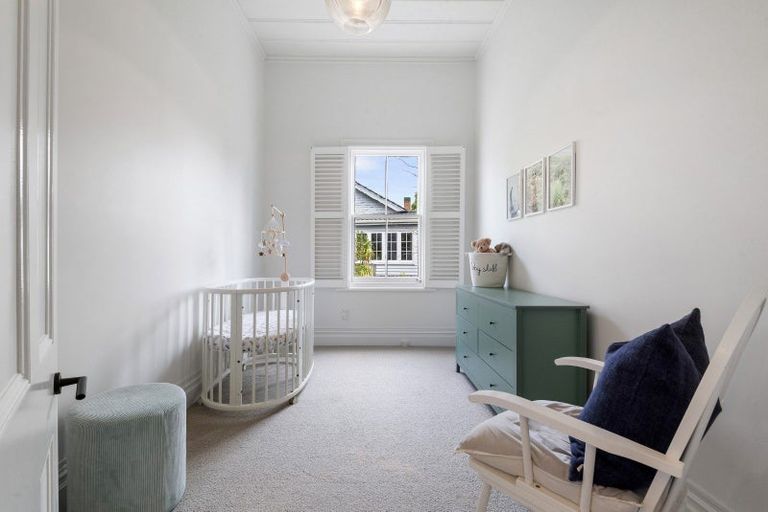 Photo of property in 8 Maritime Terrace, Birkenhead, Auckland, 0626