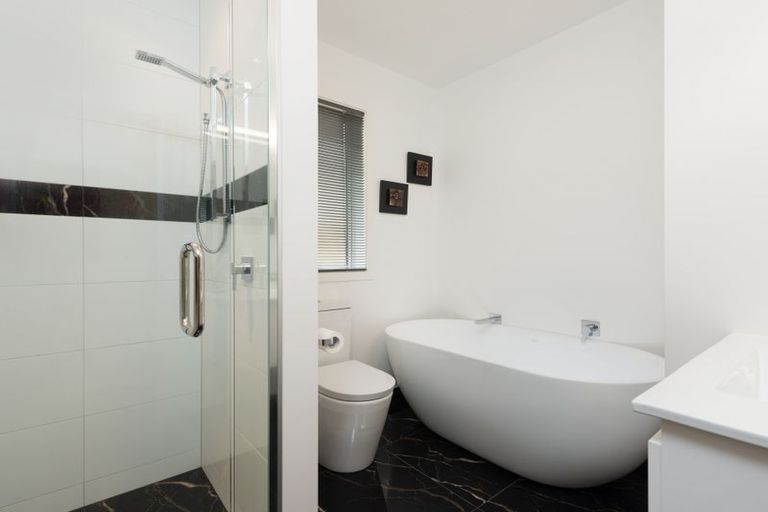 Photo of property in 14 Rire Hau Lane, Pyes Pa, Tauranga, 3112