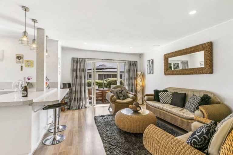 Photo of property in 37 Serene Place, Gulf Harbour, Whangaparaoa, 0930