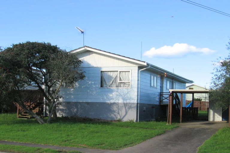 Photo of property in 56 Zelda Avenue, Clover Park, Auckland, 2023