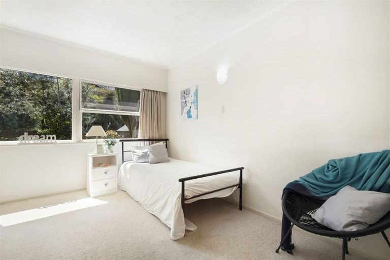 Photo of property in 115 Sunset Road, Totara Vale, Auckland, 0632