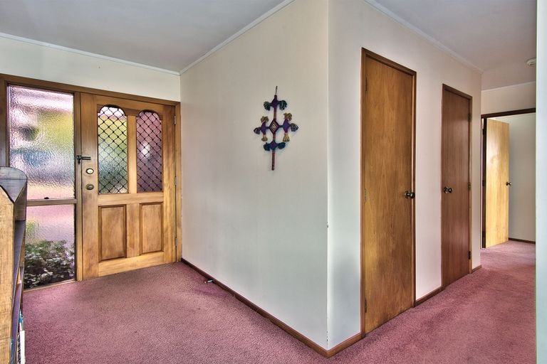 Photo of property in 2/12 Arahoe Road, New Lynn, Auckland, 0600