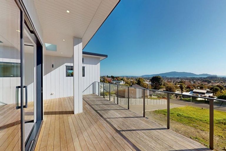 Photo of property in 39 Kotare Street, Waikanae, 5036