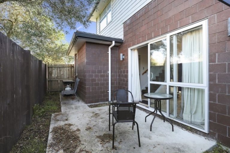 Photo of property in 1/4 Littler Place, Hamilton East, Hamilton, 3216