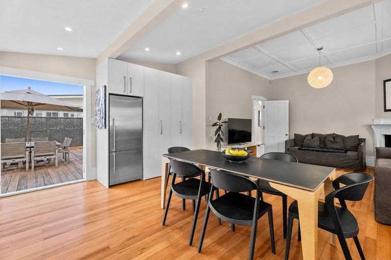 Photo of property in 1/2 Tennyson Street, Northcote Point, Auckland, 0627