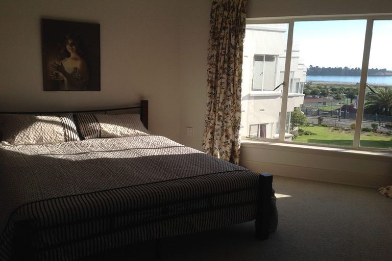 Photo of property in 1-12/48 The Bay Hill, Timaru, 7910