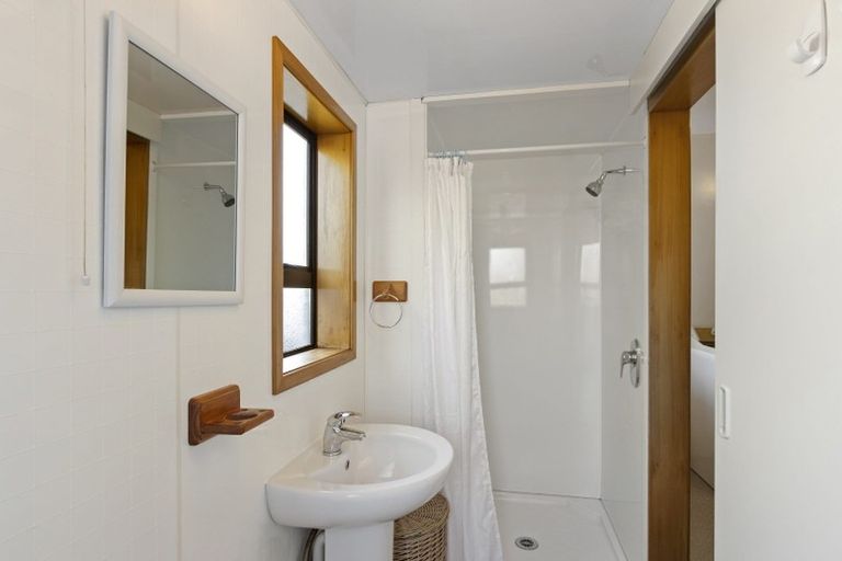 Photo of property in 37 Middlepark Road, Sockburn, Christchurch, 8042