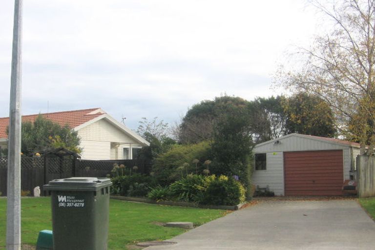 Photo of property in 54 Dalfield Place, Highbury, Palmerston North, 4412