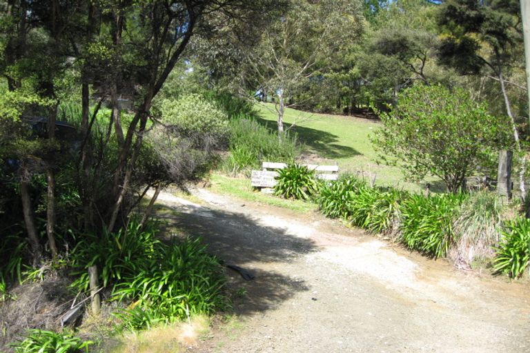 Photo of property in 132 Bethells Road, Waitakere, Auckland, 0781