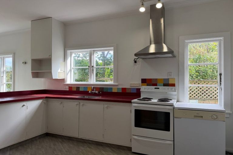 Photo of property in 75 Chamberlain Road, Karori, Wellington, 6012