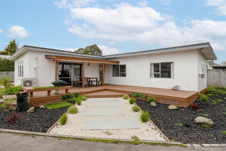 Photo of property in 5 Oak Avenue, Nawton, Hamilton, 3200