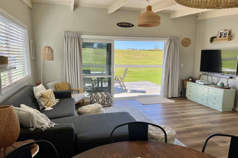 Photo of property in 37 Bluff Road, Kuaotunu West, Whitianga, 3592