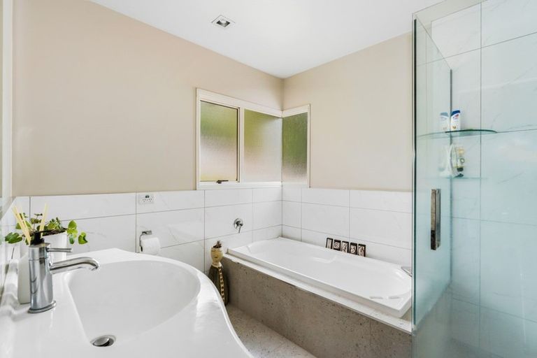 Photo of property in 77a Tarewa Road, Morningside, Whangarei, 0110