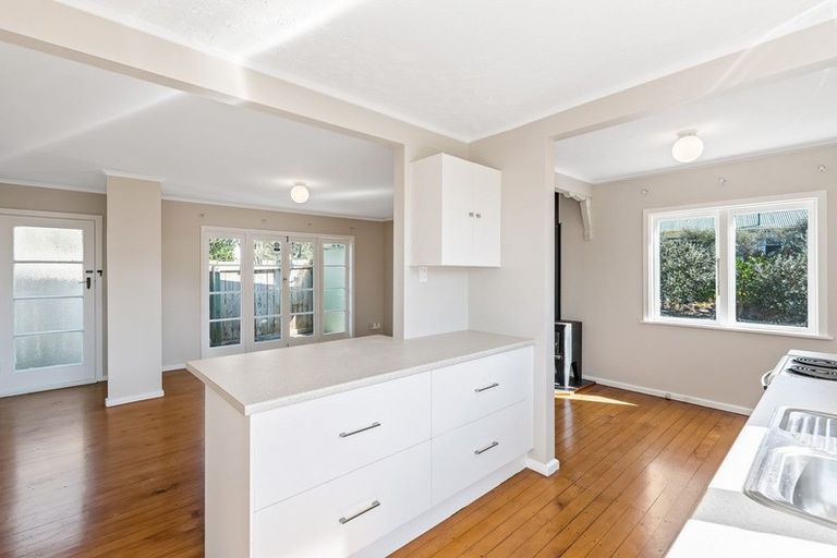 Photo of property in 30 Anaru Street, Raumati Beach, Paraparaumu, 5032