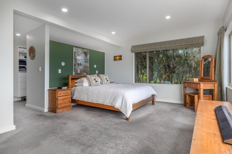 Photo of property in 2 Ocean Vista Lane, Paraparaumu, 5032