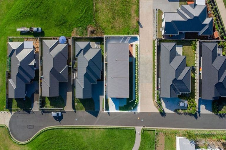 Photo of property in 47a Western Avenue, Omokoroa, 3114