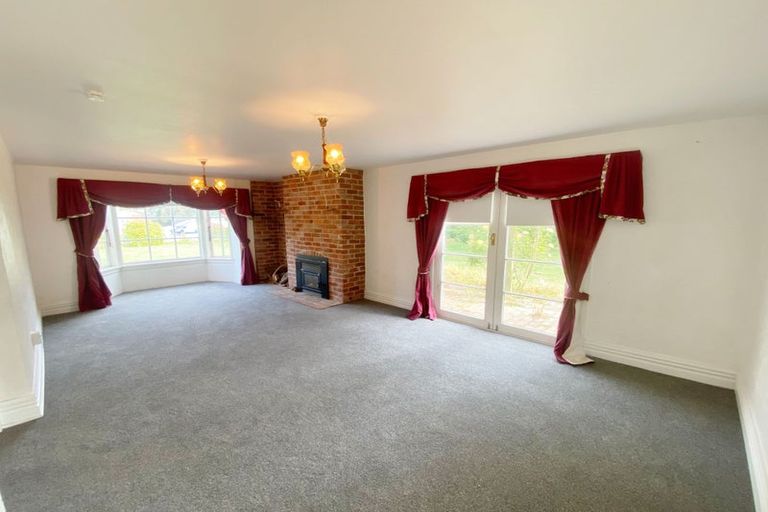 Photo of property in 128 Main North Road, Woodend, 7610