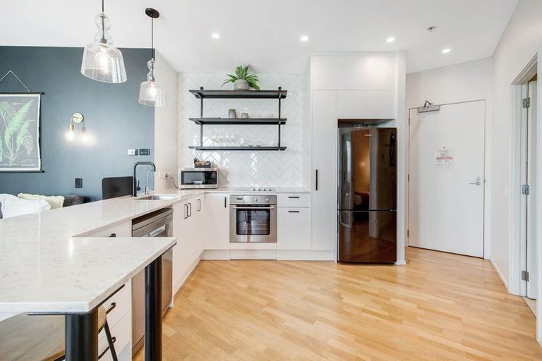 Photo of property in 1011/11 Tamariki Avenue, Kelston, Auckland, 0602