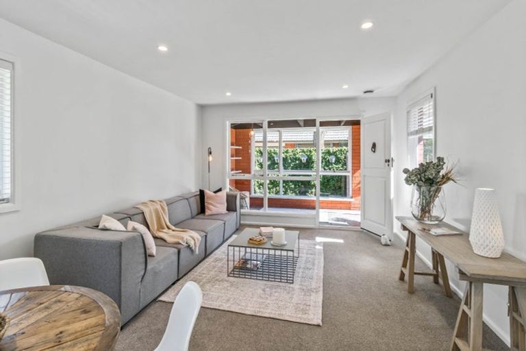 Photo of property in 1/104a Idris Road, Bryndwr, Christchurch, 8052