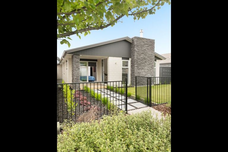 Photo of property in 14 Rire Hau Lane, Pyes Pa, Tauranga, 3112