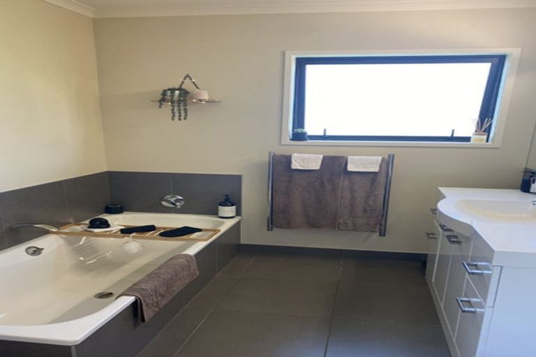 Photo of property in 241 Mangaroa Road, Bridge Pa, Hastings, 4174